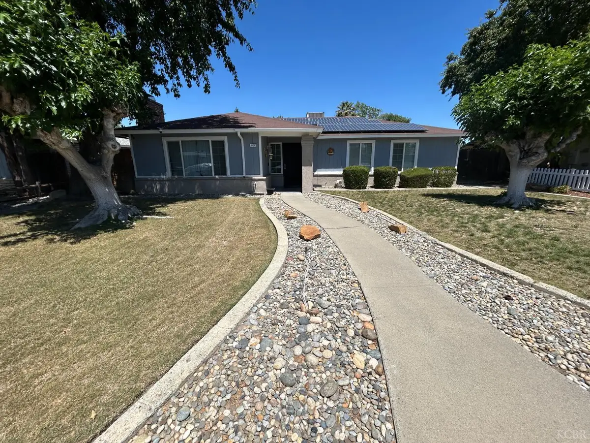 420 W Houston Street, Coalinga, CA 93210 - #1