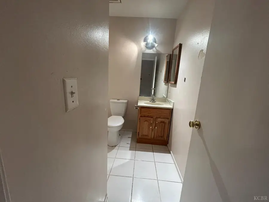 420 W Houston Street, Coalinga, CA 93210 - #3