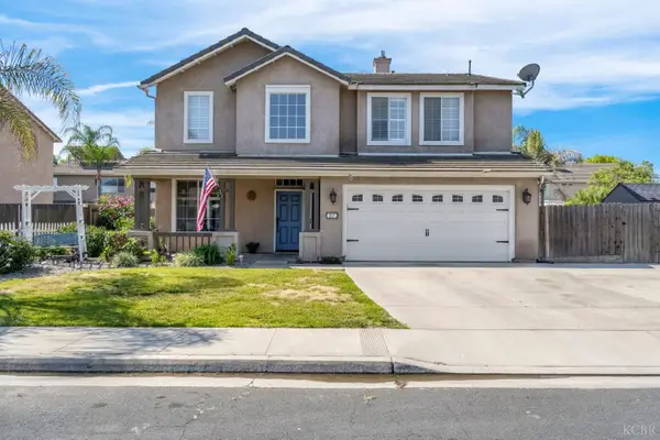 917 W Windsor Drive, Hanford, CA 93230