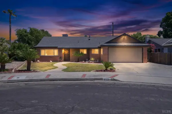 2137 N Woodridge Way, Hanford, CA 93230