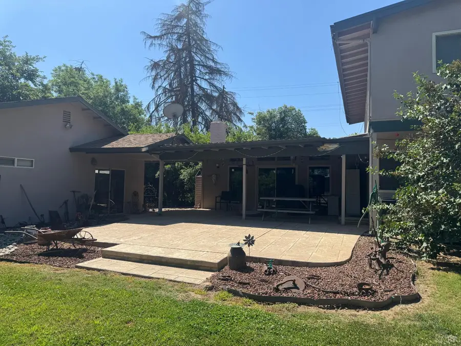 10660 Flint Avenue, Hanford, CA 93230 - #3