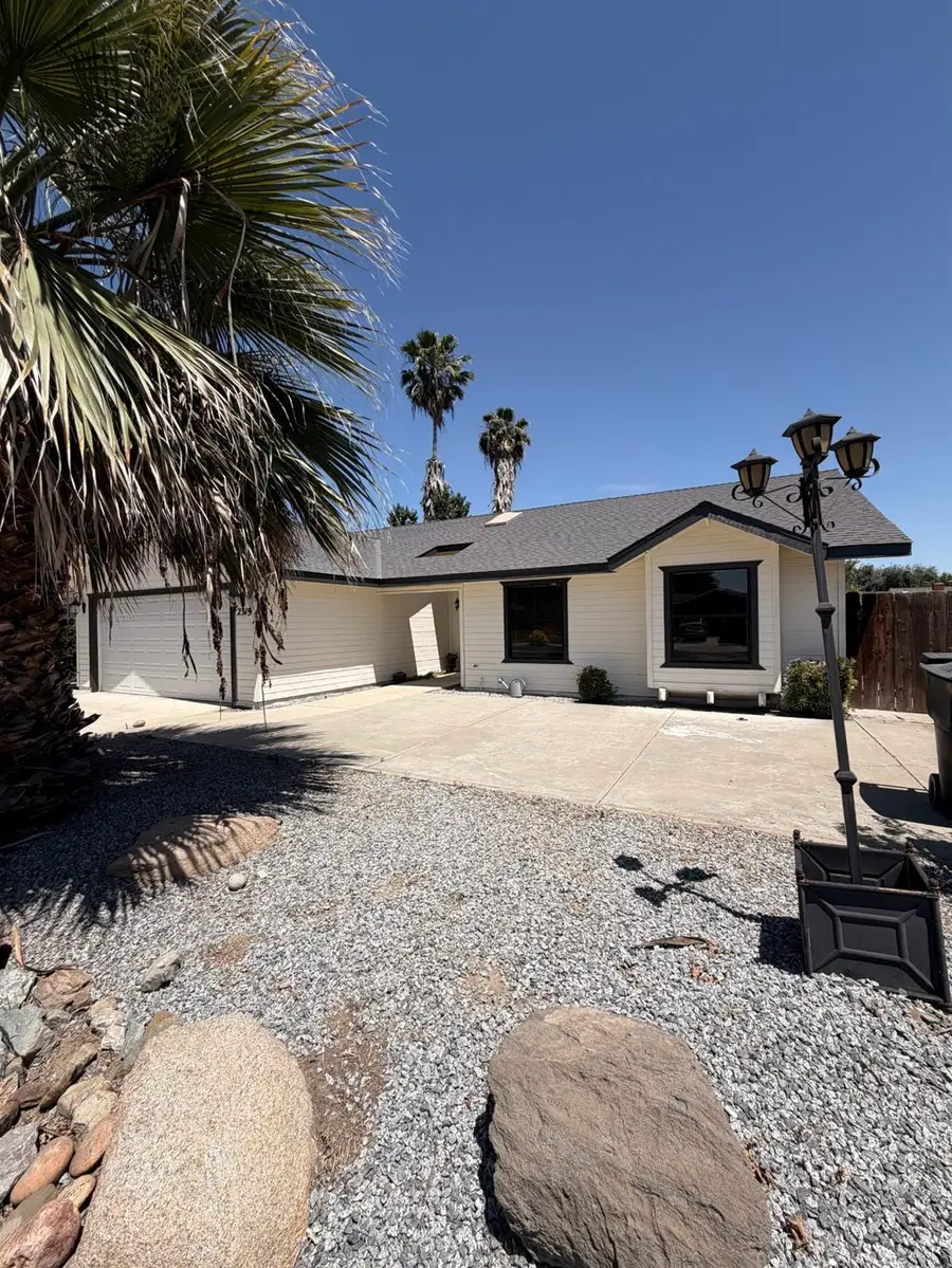 2319 Aspen Street, Hanford, CA 93230 - #2