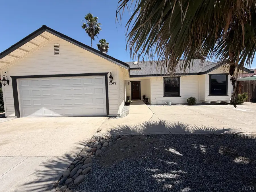2319 Aspen Street, Hanford, CA 93230 - #3