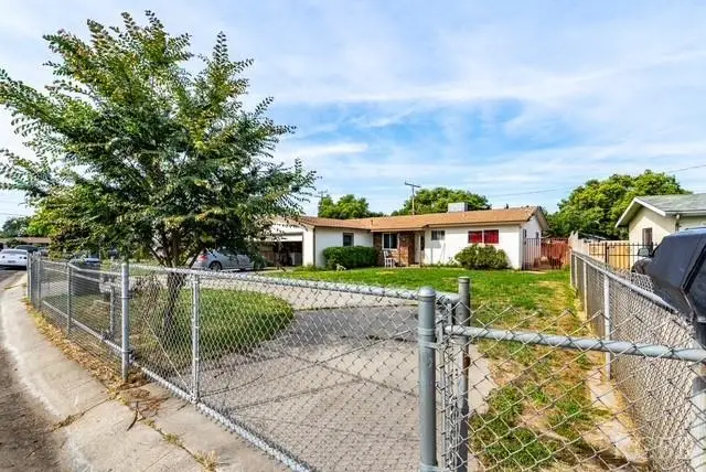 2615 N Quail Drive, Visalia, CA 93291 - #2