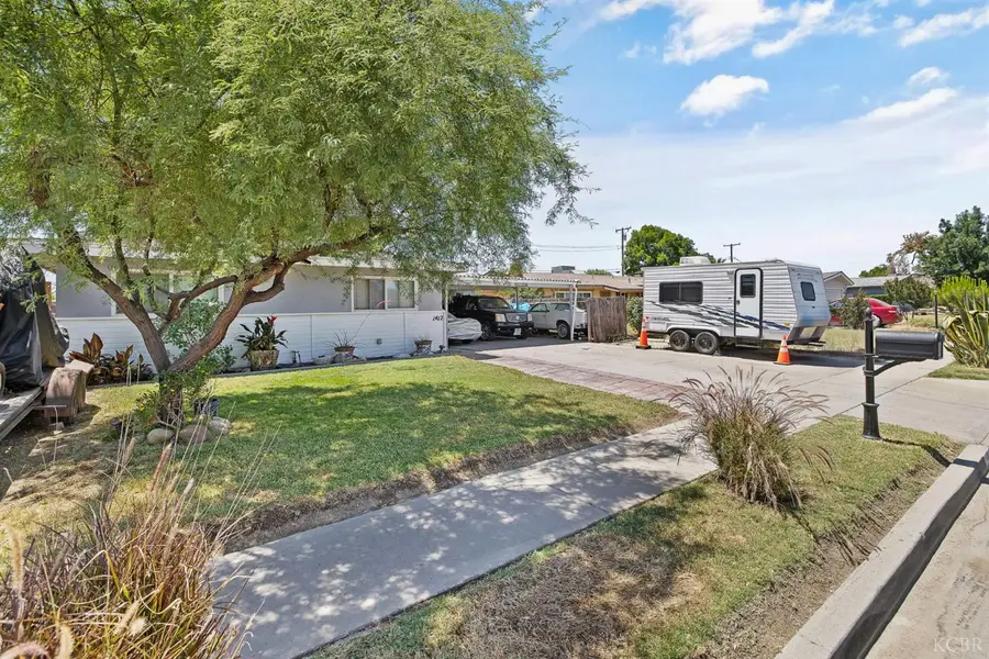 1412 N Williams Street, Hanford, CA 93230 - #2