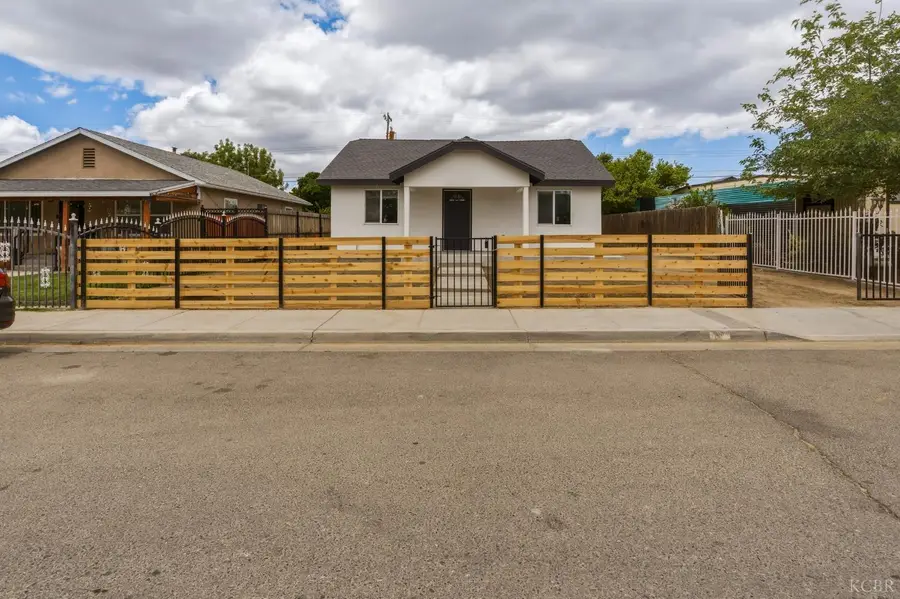 817 E Whitney Street, Avenal, CA 93204 - #2