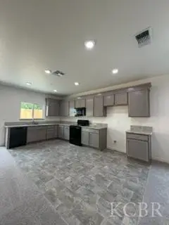 2052 SE Ventura Ave, Corcoran, CA 93212 - #3