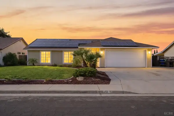956 Clover Lane, Hanford, CA 93230