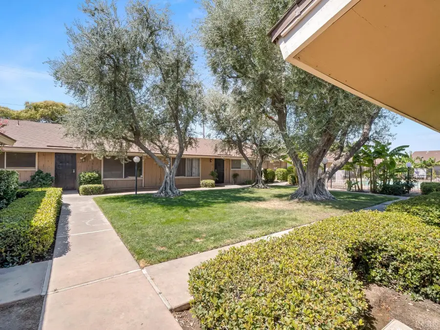 3725 N Fruit Avenue, Fresno, CA 93705 - #3