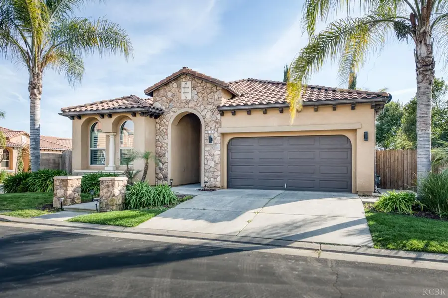 1563 E Via Mirasol Lane, Fresno, CA 93730 - #3