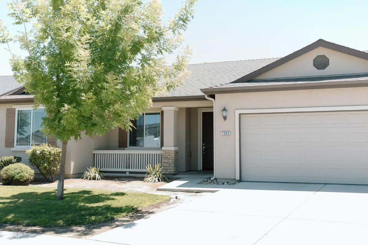 1543 W Manor Court, Hanford, CA 93230 - #1