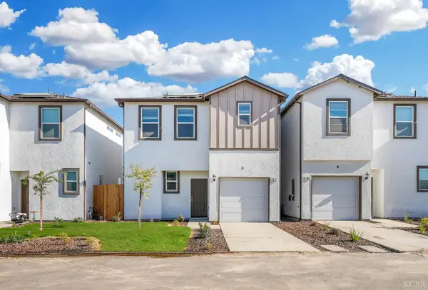 1012 Bueva Vista Lane, Hanford, CA 93230