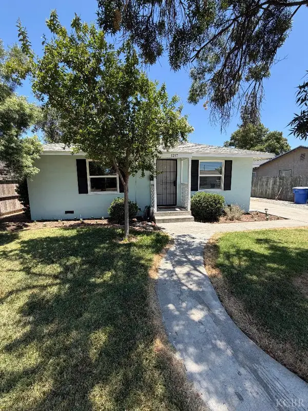1217 N Richmond Avenue, Hanford, CA 93230