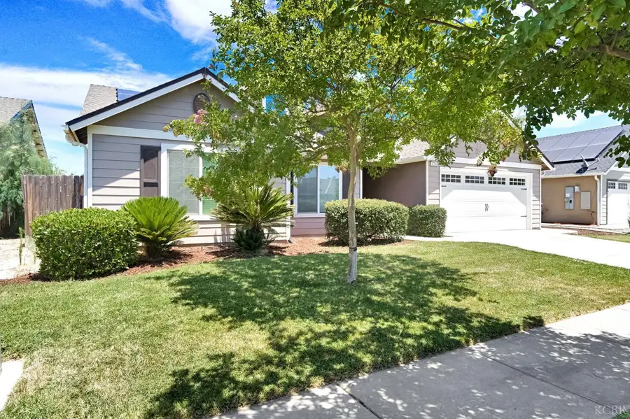 1786 Bryman Street, Hanford, CA 93230 - #3