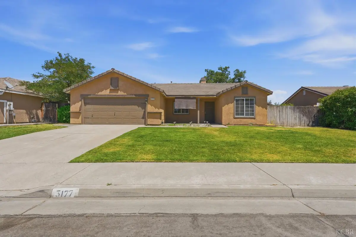3177 Mission Drive, Hanford, CA 93230 - #1