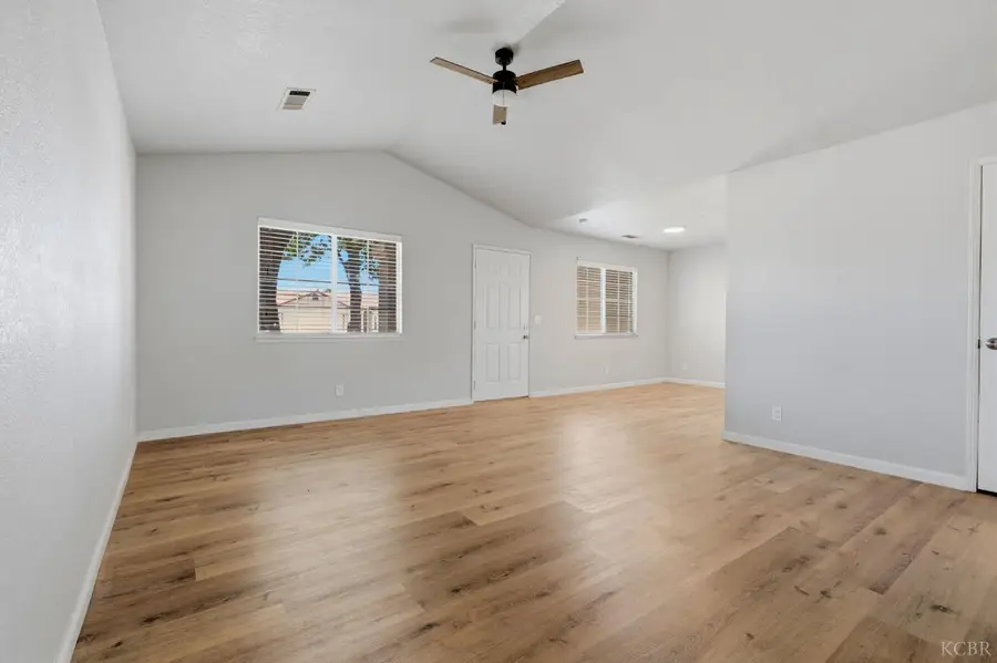 891 W Ambassador Drive, Hanford, CA 93230 - #3