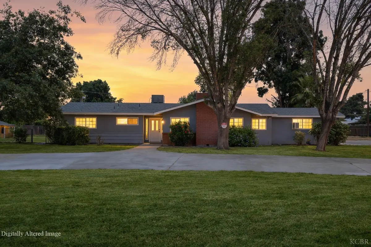842 S Lemoore Avenue, Lemoore, CA 93245 - #1