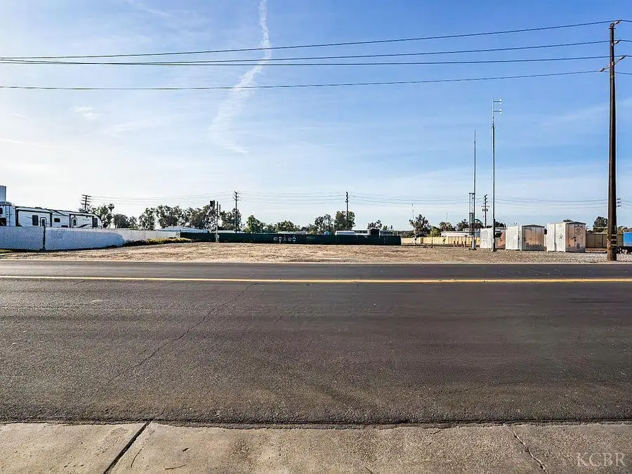 0 S 6 Th Street, Hanford, CA 93230 - #3