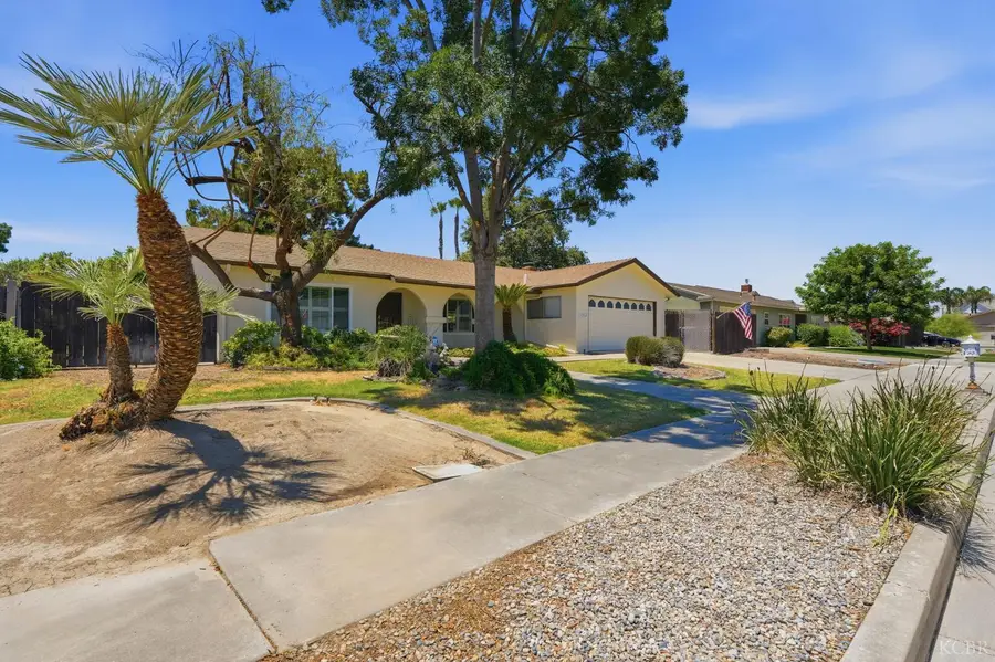 2354 Michael Circle, Hanford, CA 93230 - #2