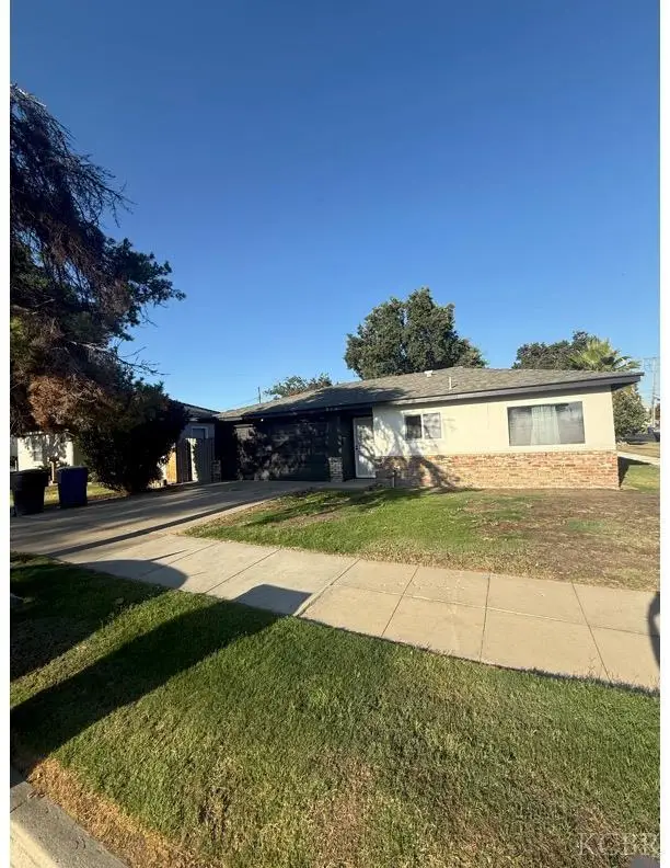 1201 N Redington, Hanford, CA 93230 - #3
