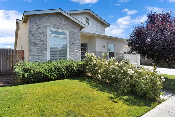 2362 W Andrew Lane, Hanford, CA 93230