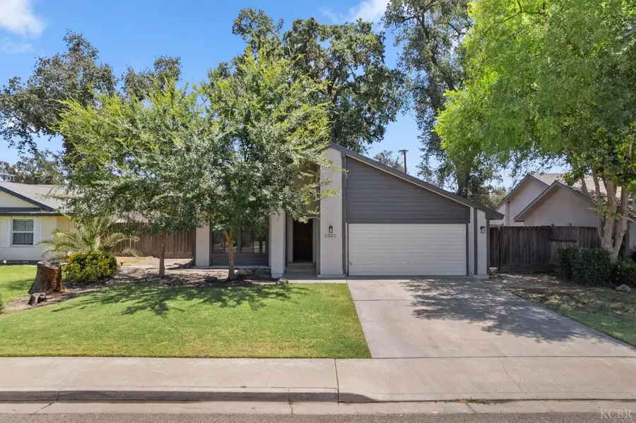 2500 N Charter Oak Court, Visalia, CA 93292 - #3