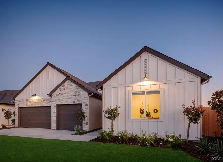 1631 S Sable Place, Hanford, CA 93230 - #2