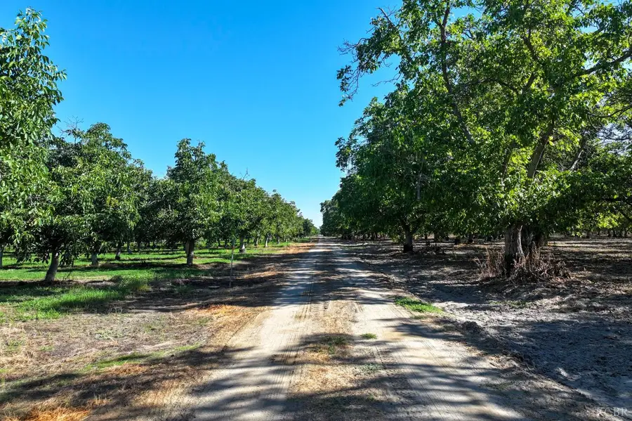 13510 Elder Avenue, Hanford, CA 93230 - #2
