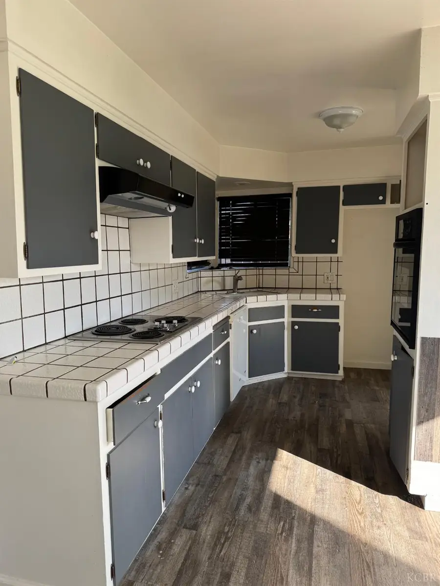 315 W Glendale Avenue, Lemoore, CA 93245 - #3