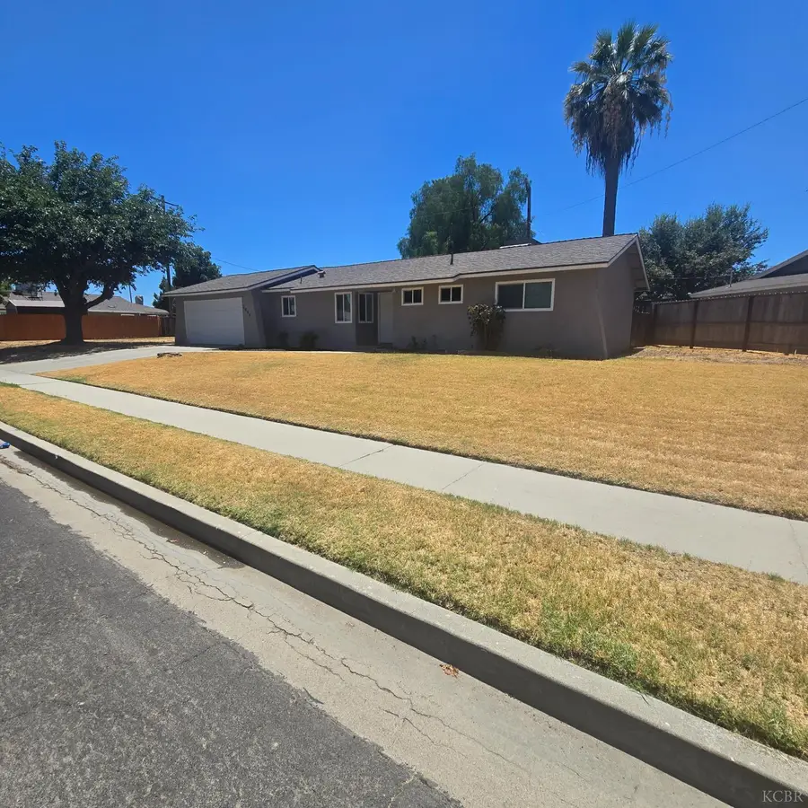 2044 Raymond Road, Hanford, CA 93230 - #3