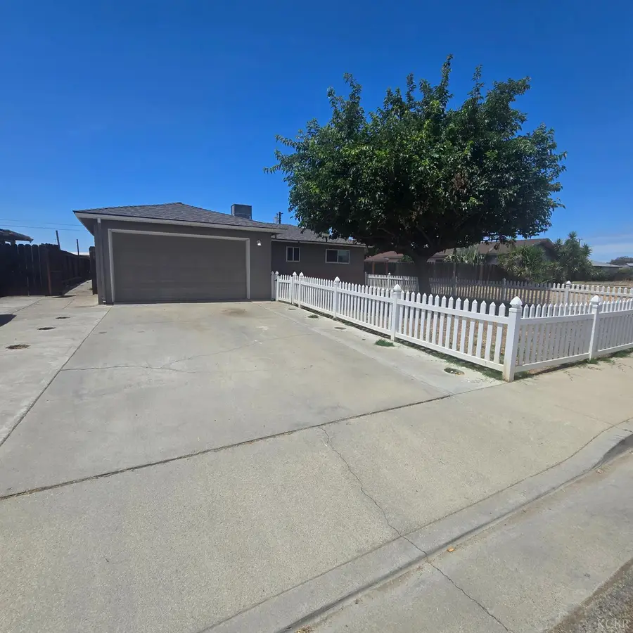 455 W Spring Lane, Lemoore, CA 93245 - #2