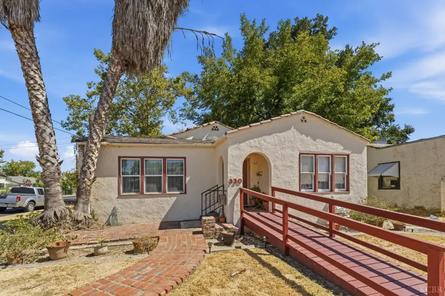330 W Malone Street, Hanford, CA 93230 - #2