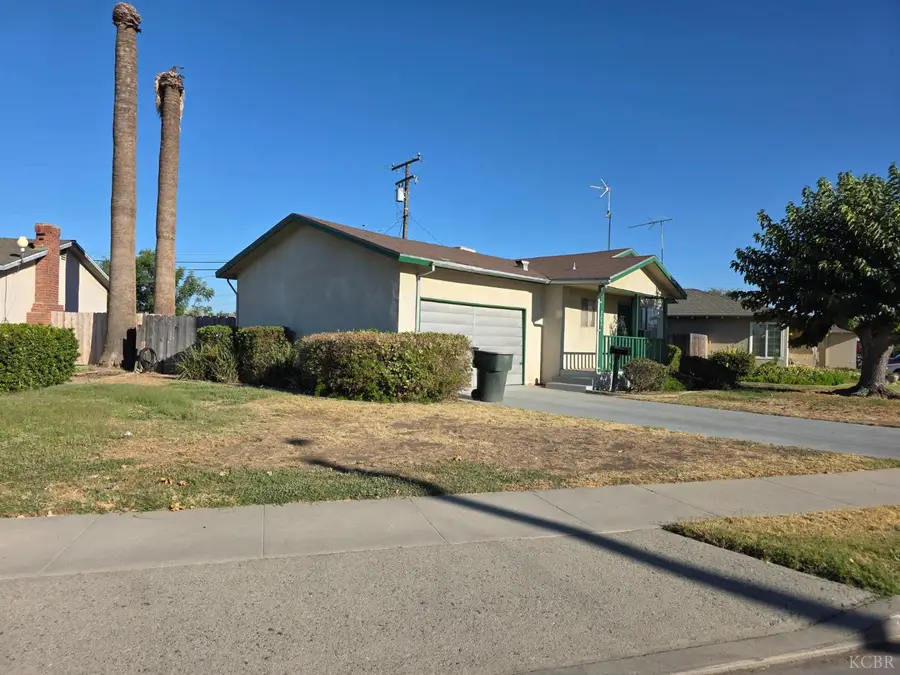 2001 N Burl Drive N, Hanford, CA 93230 - #2