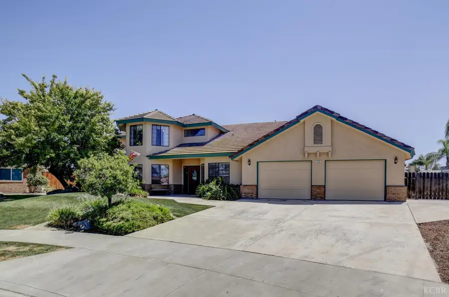 420 Beech Place, Lemoore, CA 93245 - #2