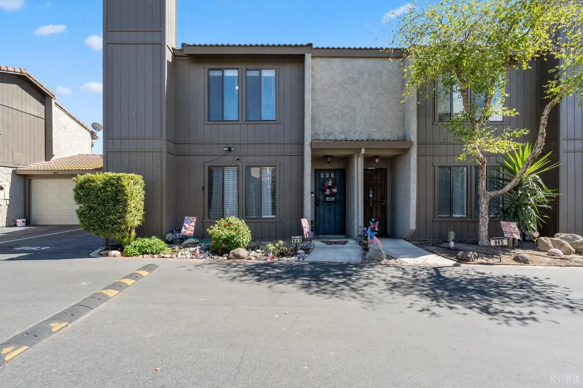 863 Greenfield Avenue, Hanford, CA 93230 - #1