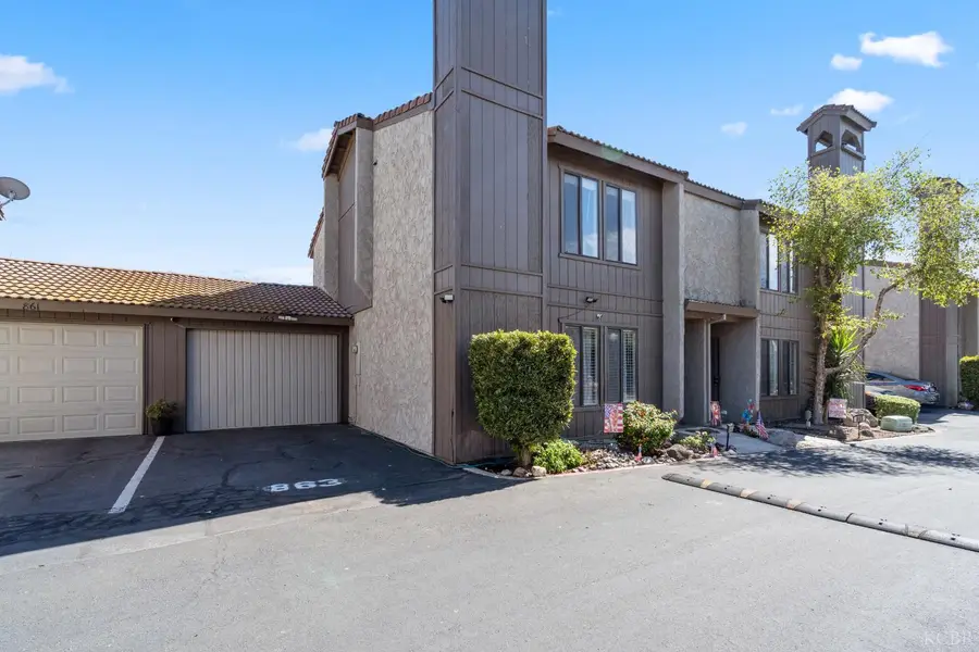 863 Greenfield Avenue, Hanford, CA 93230 - #2