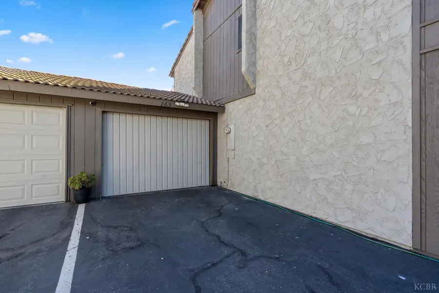 863 Greenfield Avenue, Hanford, CA 93230 - #3