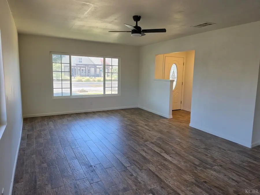 144 W Cortner Street, Hanford, CA 93230 - #2