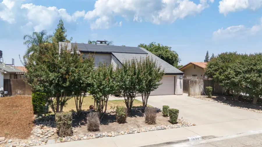 2934 W Cherry Avenue, Visalia, CA 93277 - #3