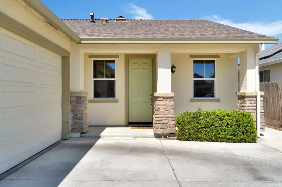 1316 Greenbrier Drive, Hanford, CA 93230 - #3