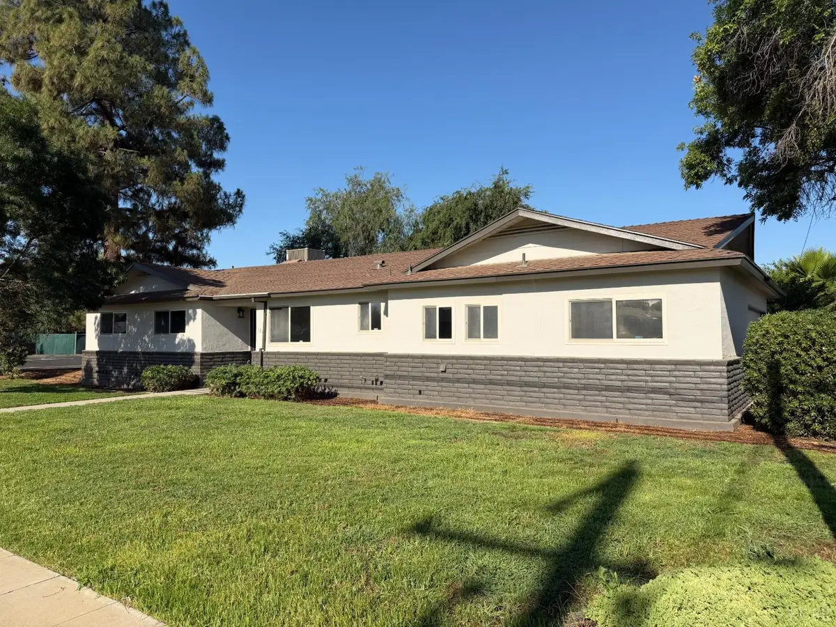 129 Vine Street, Lemoore, CA 93245 - #1