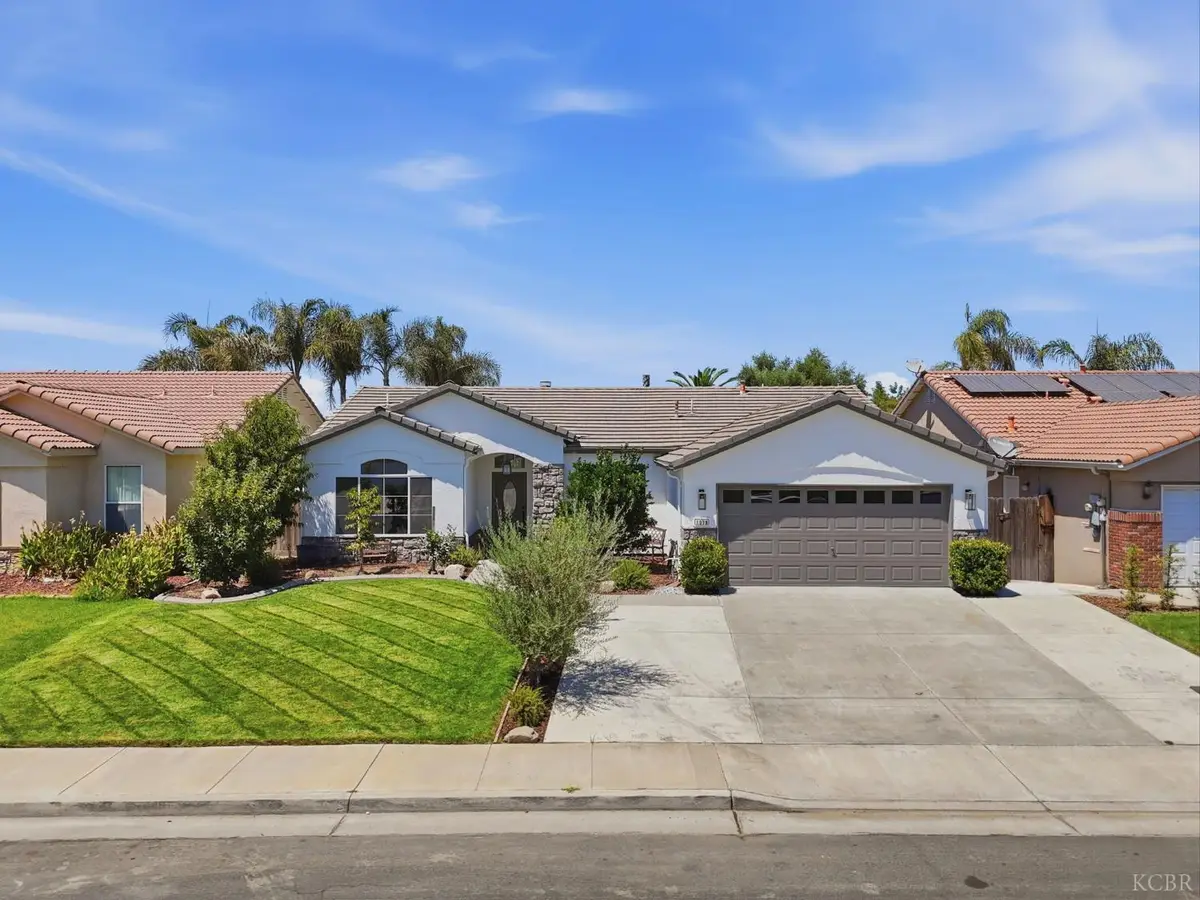 1070 W Sandstone Drive, Hanford, CA 93230 - #1