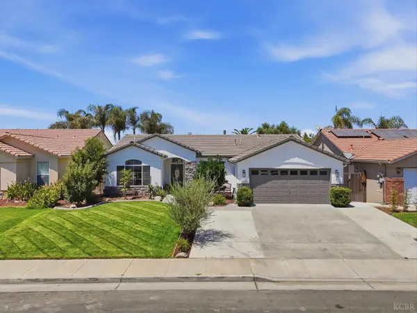 1070 W Sandstone Drive, Hanford, CA 93230