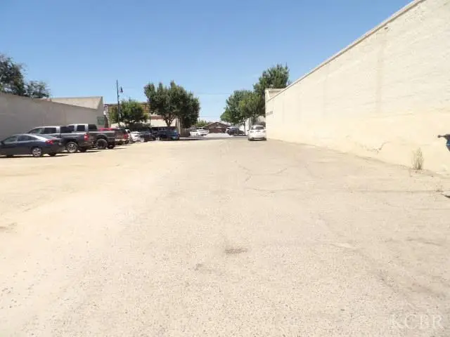 217 E D Street, Lemoore, CA 93245 - #1