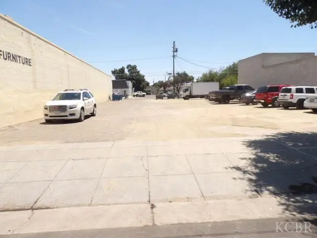 217 E D Street, Lemoore, CA 93245 - #3