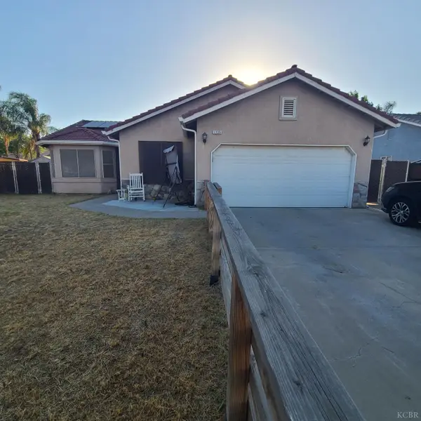 1125 E Cinnamon Drive, Lemoore, CA 93245