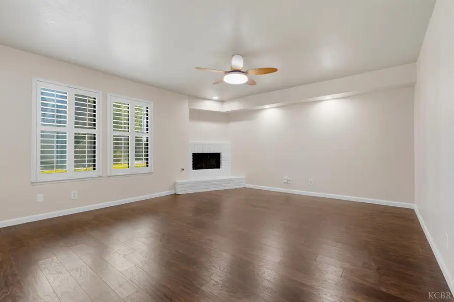 891 Greenfield Avenue, Hanford, CA 93230 - #3