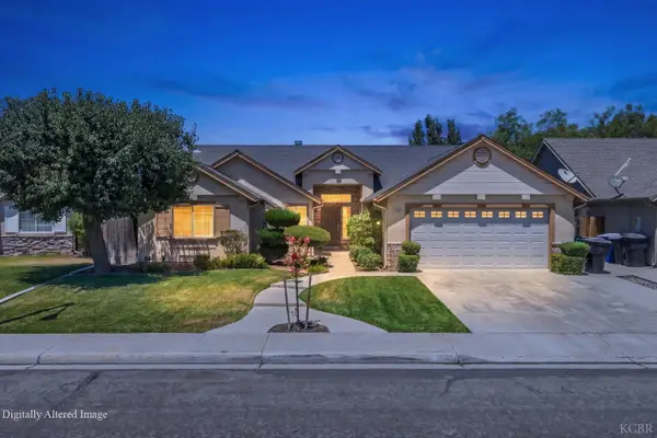 484 W Cinnamon Avenue, Hanford, CA 93230