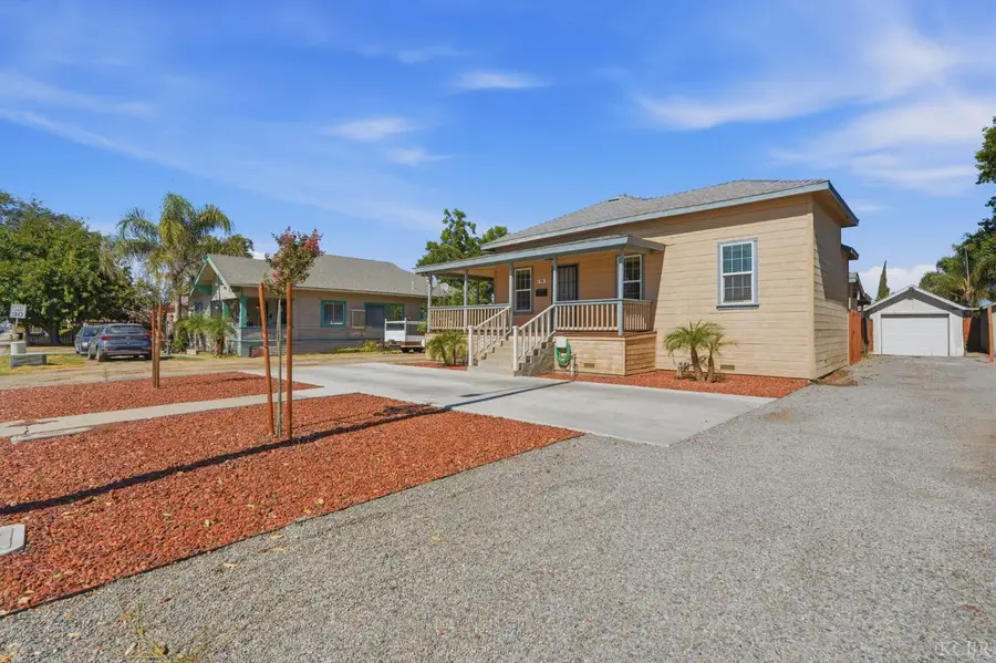 62 N Lemoore Avenue, Lemoore, CA 93245 - #3