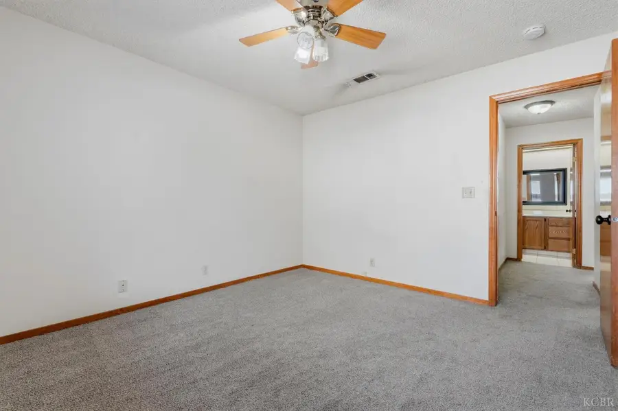 927 Elderwood Lane, Lemoore, CA 93245 - #3